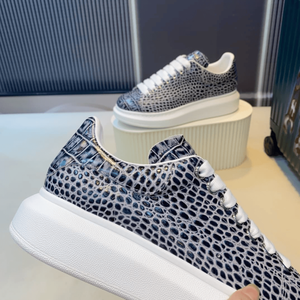 Zapatillas deportivas casuales Alexander 2026 de moda con parte superior marrón con relieve de escamas de pez prensadas en caliente, suela gruesa Mc que aumenta la altura, modelo Queen - Product Image 6