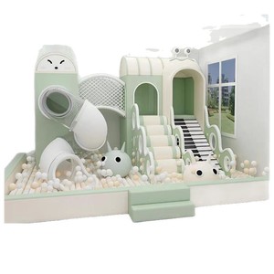 Château de jeu Naughty Castle : Parc de jeux intérieur/extérieur avec trampoline et toboggan pour enfants, idéal pour les maternelles et les centres commerciaux - Product Image 2