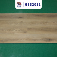 Suelo Vinílico LVT Ecológico e Impermeable, Diseño de Madera, Sistema de Click, Grosor de 2mm/4mm, Diseño Moderno para Interiores, Escuelas, Cocinas, Dormitorios