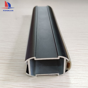 Profilé de placard en aluminium extrudé sur mesure, accessoires de <span class=keywords><strong>penderie</strong></span>, tringle à vêtements suspendue, design moderne, fixation au <span class=keywords><strong>plafond</strong></span> détachable - Product Image 4