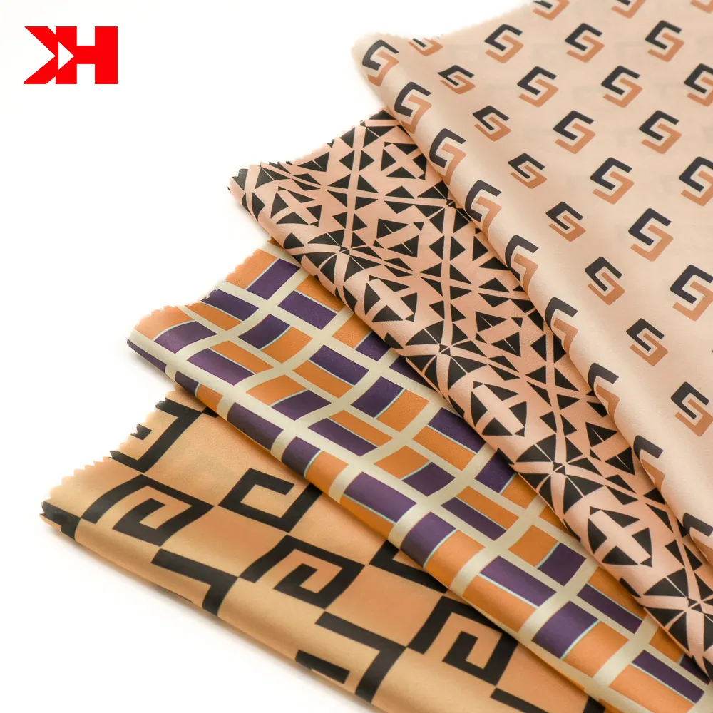 Nouveau design impression numérique textiles 100% Polyester tissu personnalisé impression numérique tissu soie satin tissu en gros pour robe