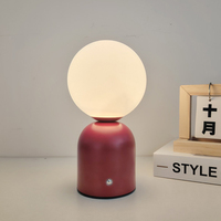 Lampe de bureau LED moderne en métal, rechargeable USB, à intensité variable tactile, idéale pour les salles de lecture, les bureaux, les chambres à coucher et les maisons.