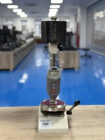 Handheld 0-100HD Shore D Hardness Tester Portable Shore Hardness Meter for Hard Rubber Elastomers Hermoplastics Sports Equipment