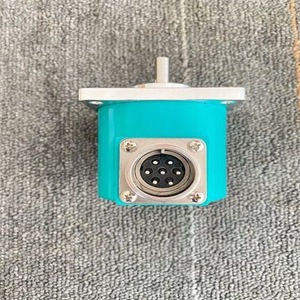 Encodeur rotatif Lika It65 Y 10bnd2crq à extrémité ronde en métal pour usage industriel - Product Image 4