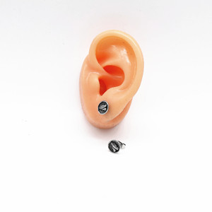 Pendientes redondos de acero de titanio retro con diseño de apretón de manos, joyería de moda para hombres y mujeres, pendientes de acero inoxidable de 10 mm - Product Image 4