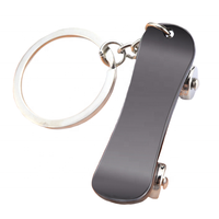 Porte-clés personnalisé en alliage métallique pour skateboard et trottinette, avec logo gravé au laser, pendentif de voiture et accessoire de sac