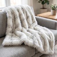 Kleidungsstoff Warmer Weicher Plüsch Gebürsteter 100% Polyester Flauschiger Langfloriger Kunstnerz-Stoff für Mädchen
