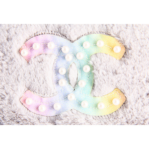 Vente en gros de sac à crayons Kawaii mignon en fourrure trousse à crayons pour filles en peluche douce rose et violette fournitures scolaires pour l'éducation - Product Image 6