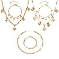 Collar con Colgante de Trébol de Cinco Hojas y Corazón Geométrico de Circonia Cúbica, Chapado en Oro de 18K, en Acero Inoxidable