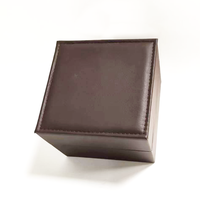 Boîte cadeau avec insert personnalisé en peluche ou en mousse. Compartiment de service OEM pour boîte d'emballage de montre de bijoux