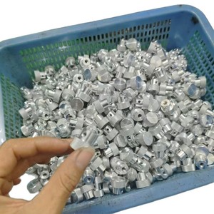 Tuercas hexagonales de aleación de aluminio con acabado de color natural M14 H16 para orificio ciego - Product Image 1