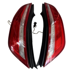 Feux arrière de haute qualité, nouveau style, pour modèles 2010-2019 |    Pièce de rechange arrière avec certification CE et E-Mark - Product Image 1