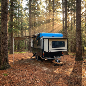 Caravane familiale compacte en aluminium <span class=keywords><strong>pour</strong></span> voyages en plein air, <span class=keywords><strong>camping</strong></span>-<span class=keywords><strong>car</strong></span> avec lits superposés <span class=keywords><strong>pour</strong></span> le <span class=keywords><strong>camping</strong></span> et les aventures tout-terrain - Product Image 3
