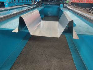 Machine de formage à froid de gouttières en acier revêtu d'aluminium-zinc pour montage solaire - Product Image 2