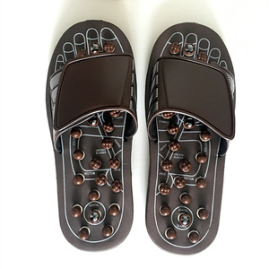 Masajeador de pies para alivio de la fascitis plantar, chanclas de masaje de reflexología, zapatos, sandalias, zapatillas de acupresión, toboganes para hombres y mujeres - Product Image 1