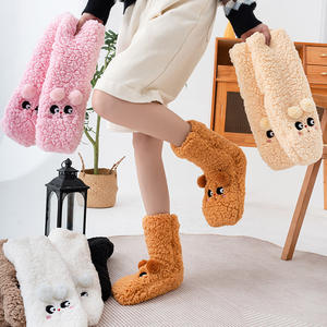 Calcetines de suelo cálidos de otoño e invierno para mujer, gran grosor, terciopelo de cordero, forro polar, longitud de tripulación para uso doméstico - Product Image 1