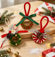 Pendentifs pour arbre de Noël très demandés, guirlandes de fleurs en peluche, cônes de pin, petites décorations faites à la main, décorations de Noël