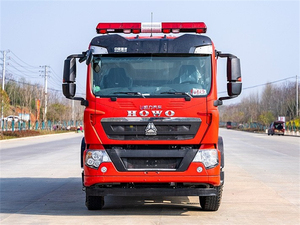 Camion-citerne à eau et mousse Sinotruk 8000 litres 4X2, le plus vendu et fiable, pour les usines pétrolières et chimiques - Product Image 2