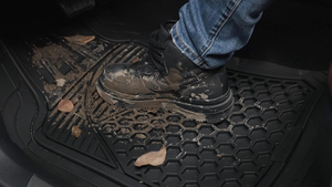 <strong>Set</strong> of Five <strong>Bowl</strong>-Shaped Car Floor Mats - Product Image 6