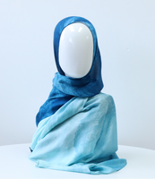 Hijab en rayonne à imprimé abstrait artistique, texture premium, toucher doux, finition soignée, foulard islamique, voile de mode