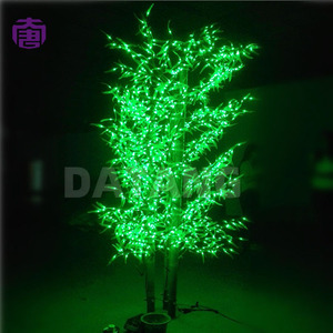 Lumière LED d'extérieur étanche en forme d'arbre de bambou vert frais pour la décoration de jardin, allée, villa et site touristique, idéale pour l'aménagement paysager nocturne - En vente - Product Image 5