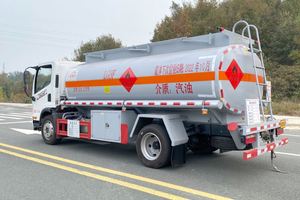 Camion-citerne mobile mini JMC N601 de 5000 litres à prix d'usine chinois pour la vente - Product Image 4