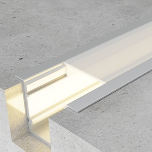 Profilé en aluminium de 2 mètres, couleur aluminium, idéal pour les structures, les cadres et les projets de bricolage. - Product Image 1