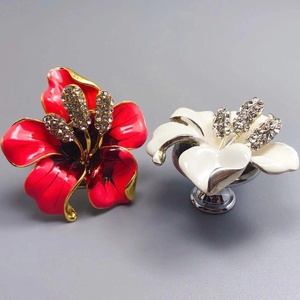 Light Luxury Polished Cabinet and <strong>Drawer</strong> Alloy Handles with <strong>Diamond</strong> Inlaid Art Flower Design Furniture Accessories - Product Image 2