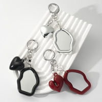 Miroir de poche compact avec porte-clés, joli pendentif cœur en résine, miroir cosmétique portable, pendentif étoile, décoration pour clés de voiture et sac à dos, cadeau pour femme