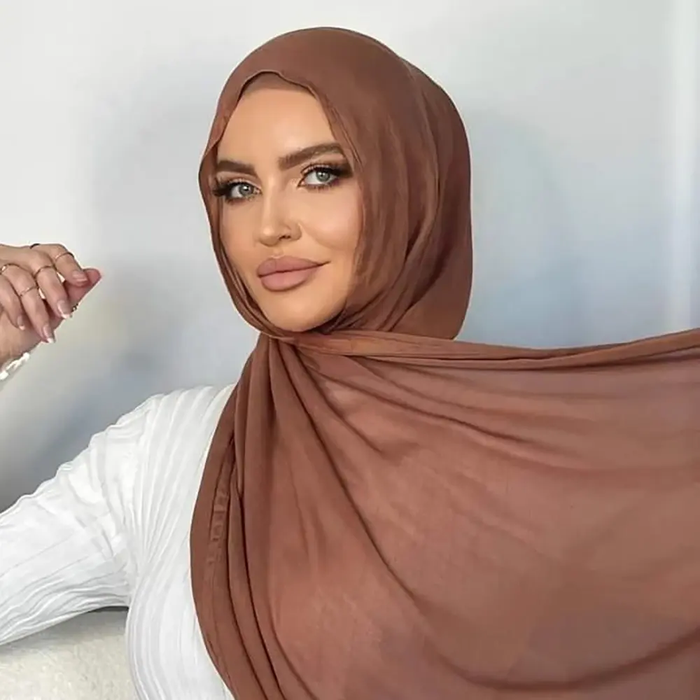 Yeni toptan hafif pamuk Modal düz başörtüsü müslüman kadınlar şal çift dikişler kenar püskül 100% viskon başörtüsü eşarp ile