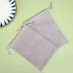 Bolsas de Terciopelo Suave con Cordón y Logotipo Impreso Personalizado, Bolsitas Pequeñas para Empaque de Regalos y Joyería - Product Image 4
