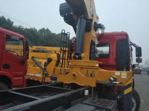 Grue montée sur camion XCM G SQS350-5 15 tonnes Howo 8x4, produit chinois avec liste de prix des pièces détachées à vendre - Product Image 4