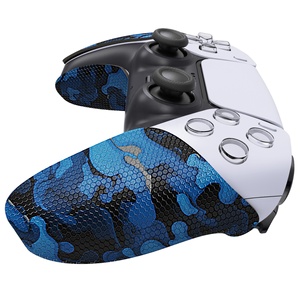 PlayVital - Almohadillas de Goma Suave con Textura Profesional Antideslizantes y Absorbentes del Sudor, Color Negro y Azul Camuflaje, para el Control de PS5 - Product Image 4