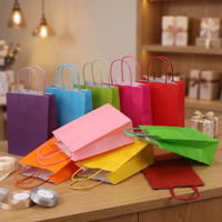 Langlebige Einweg-Kraftpapiertüten mit Geprägten Griffen in Verschiedenen Größen für Kleidung und Socken Verpackung aus Karton