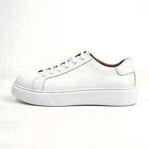Zapatos Casuales Clásicos para Hombre Mychonly, Zapatillas de Cuero Genuino Estilo Coreano, con Suela Gruesa y Aumento de Altura, Color Blanco - Product Image 1