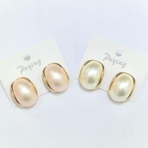 Boucles d'oreilles pendantes Fendy en argent avec bouton géométrique et perle, style mode - Product Image 6