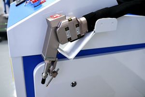 Máquina de Soldadura Láser de Fibra Portátil 3 en 1 de 1500W, 2000W, 3000W para Eliminación de Óxido, Polvo y Pintura Antigua - Product Image 6