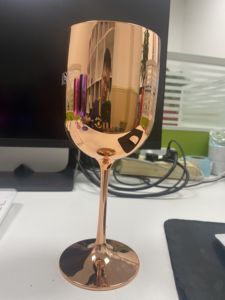 Galvanoplastia Chapado Brillante Venta al por mayor Popular Copa de vino de champán de plástico personalizado Copa de vino de plástico dorado - Product Image 4