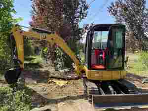 Mini-excavatrice Caterpillar 303 de 3 tonnes, fabrication japonaise, équipement hydraulique, moteur Cummins, accessoire tarière - Product Image 5