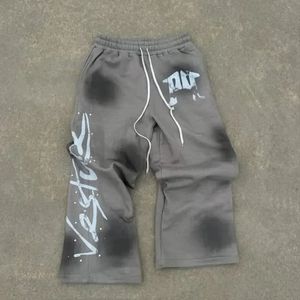 Pantalones de chándal de algodón 100% de alta calidad personalizados, negros, con efecto desgastado ácido, estilo flare, abiertos, de streetwear, con efecto vintage descolorido por el sol para hombre. - Product Image 5