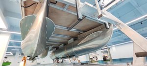 Bote Pontón Compacto de Fibra de Vidrio de 16 pies, Asientos Plegables, Motor Fuera de Borda de 200 HP, Capacidad para 8 Personas, Velocidad de 30-35 Nudos, Entretenimiento, EVA - Product Image 2