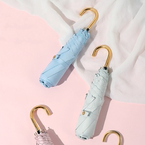 Mini parapluie portable avec un design à cinq plis Style minimaliste Adultes à double usage Jours de pluie ensoleillés - Product Image 3