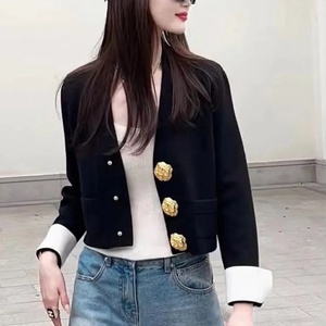 Cardigan Lavorato a <span class=keywords><strong>Maglia</strong></span> da <span class=keywords><strong>Donna</strong></span> con Scollo a V, Design di Lusso Invernale in Bianco e Nero a Contrasto, Vendita all'Ingrosso - Product Image 4