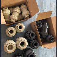 Vanne à boisseau sphérique à union vraie en PP/PVC de 1/2 à 4 pouces avec ressort, norme DIN/ANSI/JIS pour l'industrie chimique