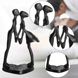 Figura Vintage de Pareja de Hierro Fundido Negro, Estatua Abstracta de Amantes que se Tienden la Mano, Base en Forma de Corazón, Escultura de Arte Metálico - Product Image 3