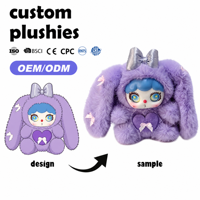 Porte-clés poupée en peluche OEM avec visage en vinyle et oreilles tombantes, couleur personnalisée, nœud en dentelle, logo brodé, échantillon, vente en gros, accessoire de jouet