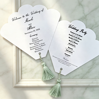 Éventails personnalisés pour programme de mariage avec pompon |   Thème Coquillage et Floral, Cadeaux de Mariage et Décoration de Table