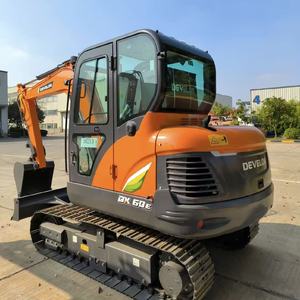 Excavadora Pequeña Usada Doosan DX60E a Precio Económico, Mini Excavadora Original Coreana DX60E, Tipo Oruga, Hidráulica, en Stock - Product Image 4