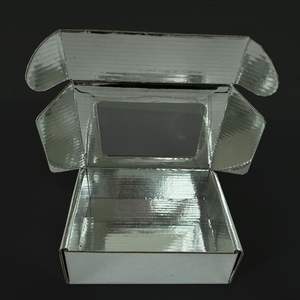 Vente en gros de boîtes postales en argent noir imprimées sur mesure avec logo d'<span class=keywords><strong>abonnement</strong></span> <span class=keywords><strong>mensuel</strong></span> Emballage de type dossier pour les crèmes pour le visage et les yeux - Product Image 1