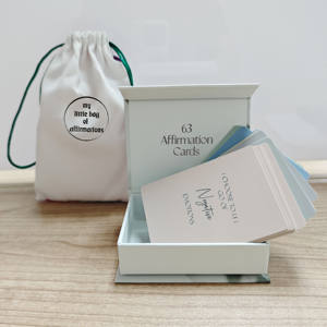 Cartes de pleine conscience de <span class=keywords><strong>phrase</strong></span> d'affirmations positives d'exercice de thérapie de taille de couleur de logo personnalisé pour le soulagement du stress avec sacs de rangement - Product Image 1